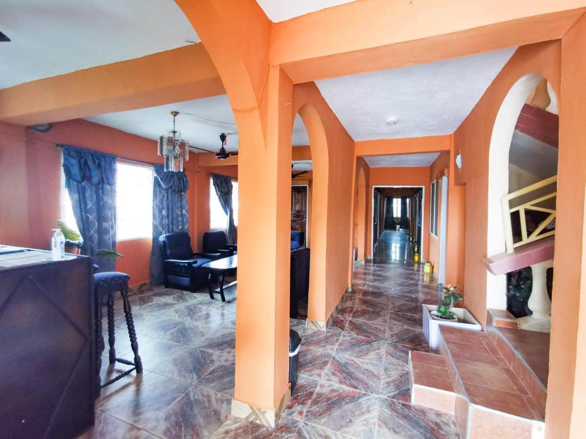To Be Hotel Kumasi Luaran gambar